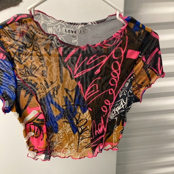 Mesh Graffiti Crop Top - Picture 3 of 4